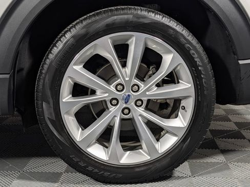 Certified 2023 Ford Explorer Platinum w/ Technology Package AWD/4WD image 29