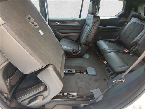 New 2025 Jeep Grand Cherokee L Altitude image 16