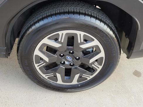 Used 2025 Subaru Forester Premium AWD/4WD image 23