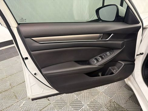 Used 2019 Honda Accord LX image 11