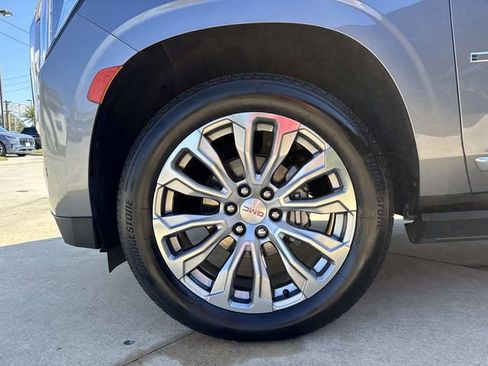 Used 2022 GMC Yukon XL Denali image 6