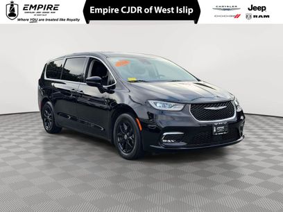 Certified 2024 Chrysler Pacifica Touring-L