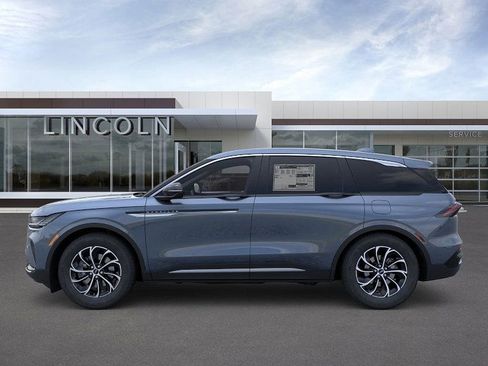 New 2026 Lincoln Nautilus Premier image 3
