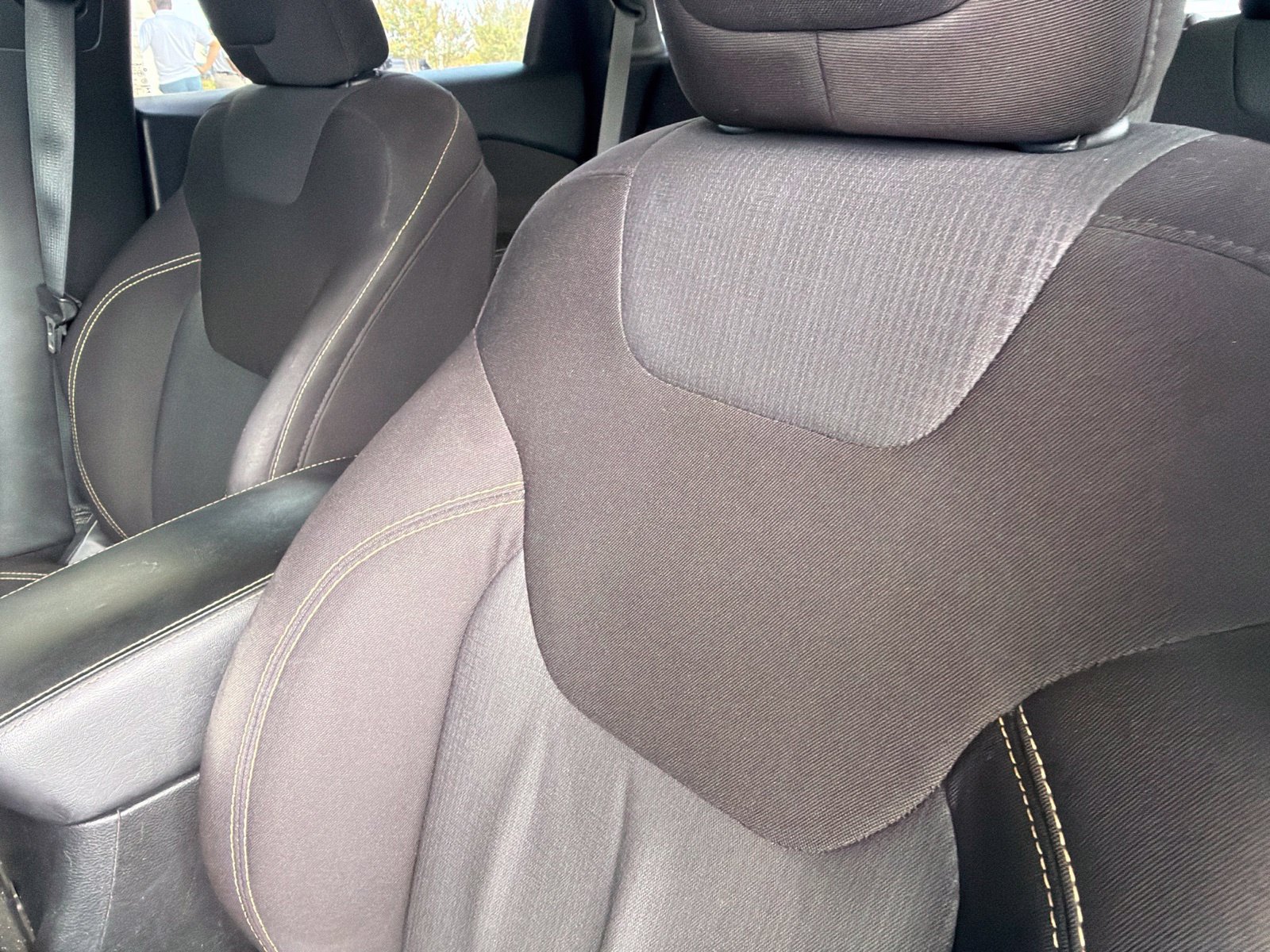 Used 2016 Jeep Cherokee Latitude FWD image 10