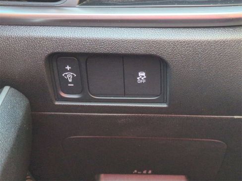 Certified 2025 Kia Sorento S image 18