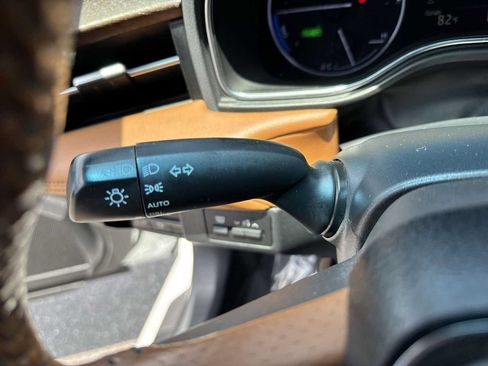 Used 2020 Toyota Avalon Limited FWD image 32