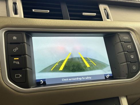 Used 2017 Land Rover Range Rover Evoque SE image 19