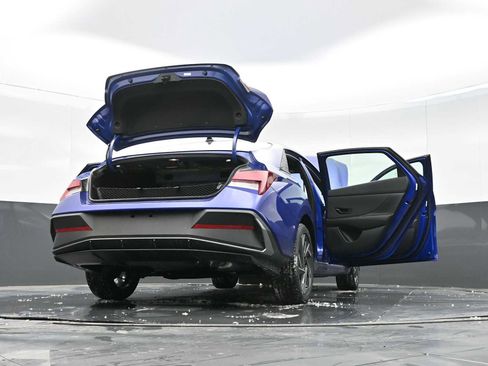 Certified 2025 Hyundai Elantra Sport image 32