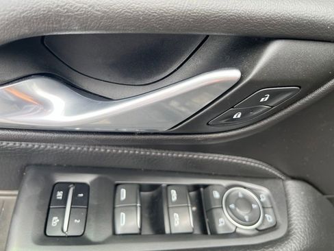 Used 2022 GMC Yukon Denali AWD/4WD image 15