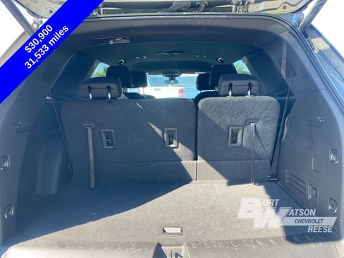 Used 2023 Chevrolet Traverse LT FWD image 12