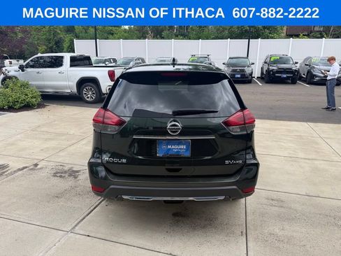 Used 2018 Nissan Rogue SV AWD/4WD image 6