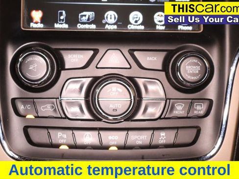 Used 2017 Jeep Grand Cherokee Overland image 18