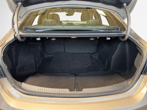 Used 2024 Chevrolet Malibu LT image 25