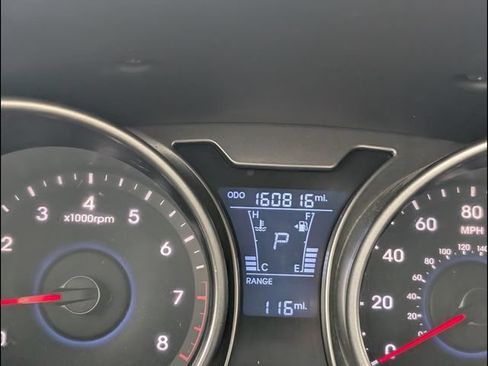 Used 2016 Hyundai Veloster FWD image 21
