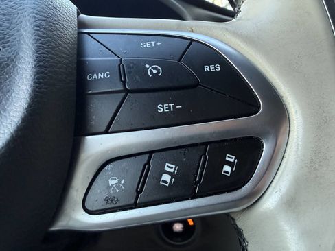 Used 2018 Chrysler Pacifica Limited w/ Advanced Safetytec Group image 28