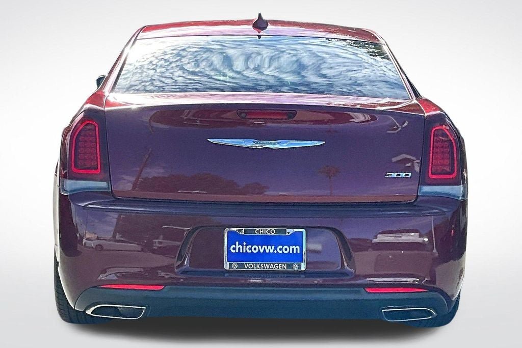 Used 2019 Chrysler 300 Touring w/ Sport Appearance Package RWD image 3