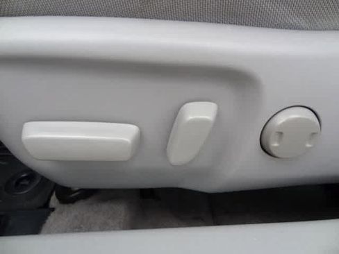 Used 2017 Toyota Camry LE FWD image 7