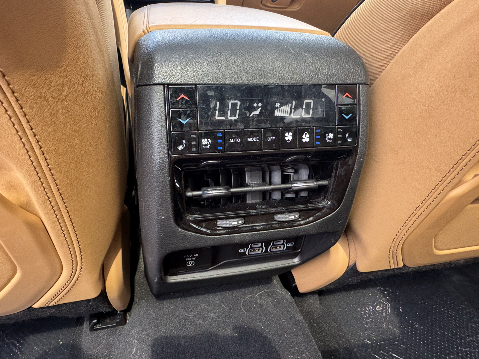 Used 2025 Jeep Grand Cherokee Summit AWD/4WD image 27