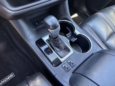 Used 2019 Toyota Highlander SE AWD/4WD image 33