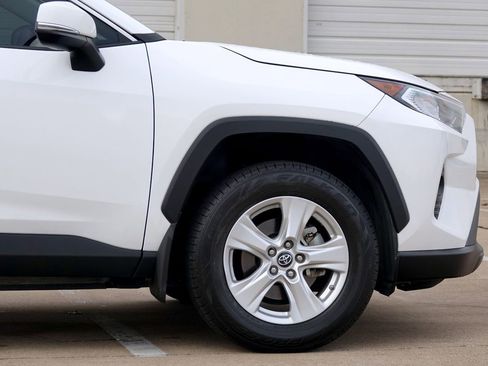 Used 2019 Toyota RAV4 XLE image 26