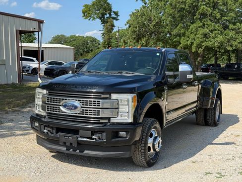 Used 2018 Ford F350 Platinum w/ Platinum Ultimate Package AWD/4WD image 6