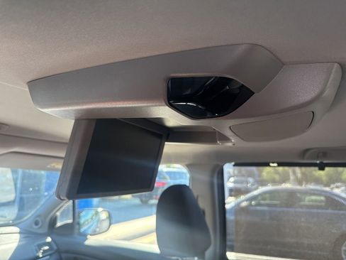Used 2019 Honda Pilot Touring image 6