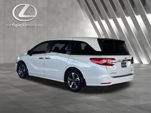 Used 2019 Honda Odyssey Touring image 2
