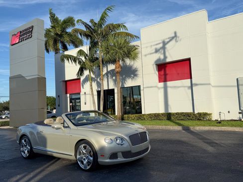 Used 2015 Bentley Continental GT image 1