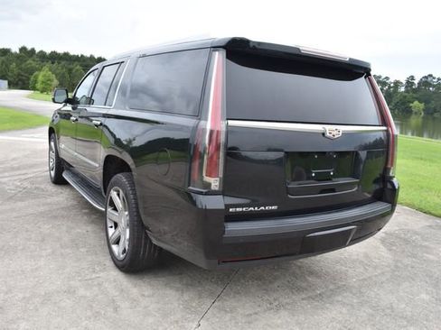 Used 2020 Cadillac Escalade ESV Luxury RWD image 4