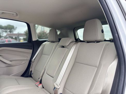 Used 2017 Ford Escape SE FWD image 19