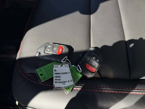 New 2025 Jeep Wrangler Unlimited Rubicon image 29