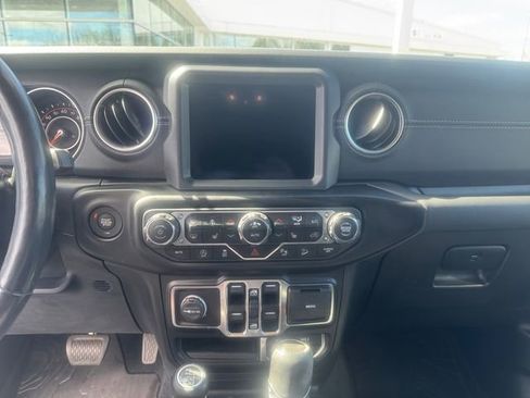 Used 2020 Jeep Wrangler Unlimited Sahara image 10