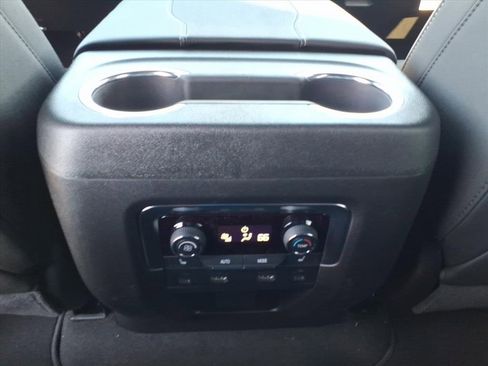 New 2026 Chevrolet Suburban Premier image 15