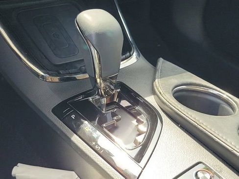 Used 2018 Toyota Avalon Limited FWD image 25