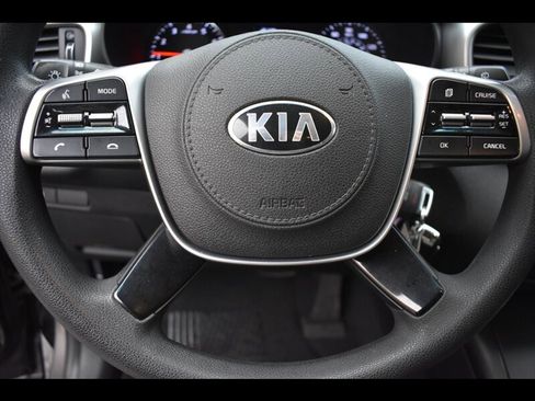 Used 2019 Kia Sorento LX image 14
