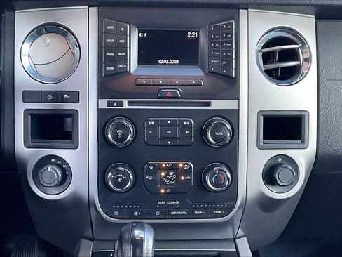 Used 2017 Ford Expedition XLT image 9