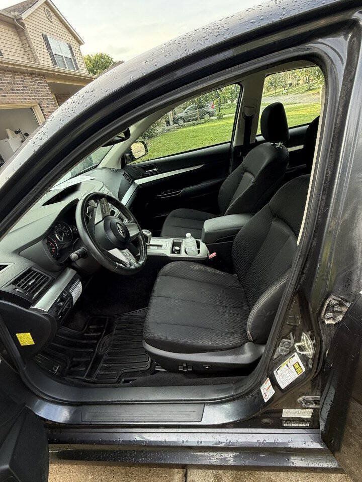 Used 2011 Subaru Legacy 2.5i Premium AWD/4WD image 7