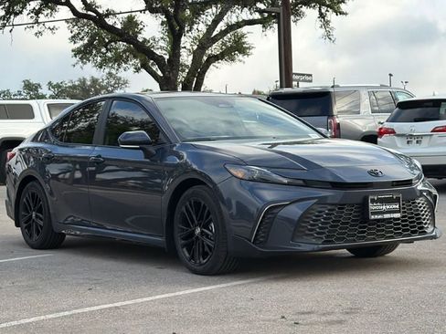 New 2026 Toyota Camry SE image 3