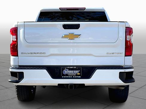 Used 2023 Chevrolet Silverado 1500 Custom image 4