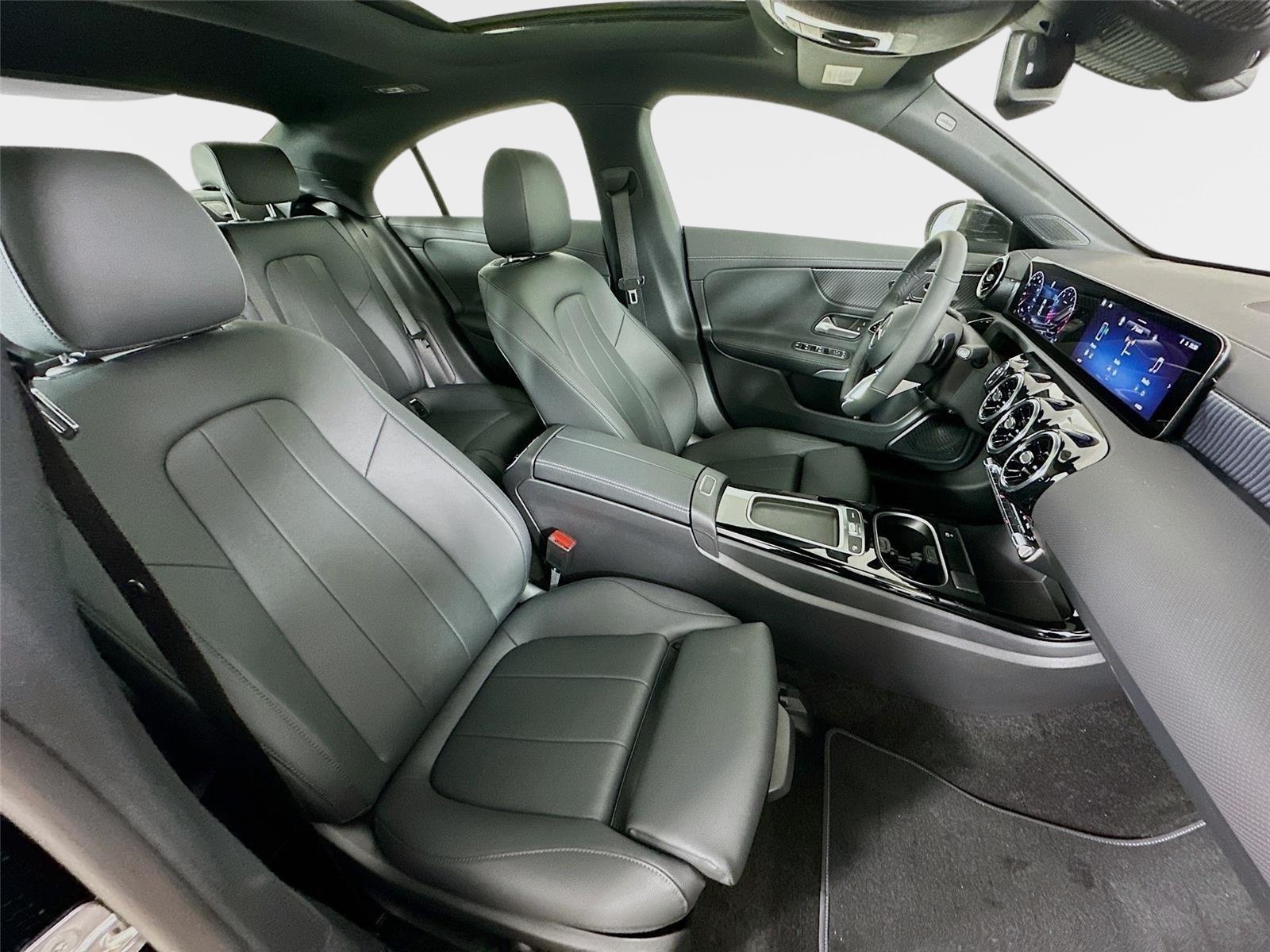 Used 2026 Mercedes-Benz CLA 250 4MATIC image 33