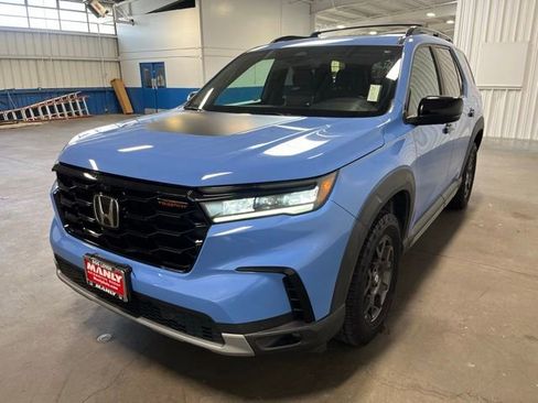 Used 2023 Honda Pilot TrailSport image 7