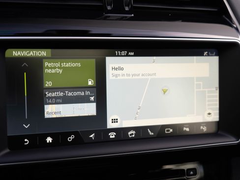 Used 2017 Jaguar F-PACE S image 21