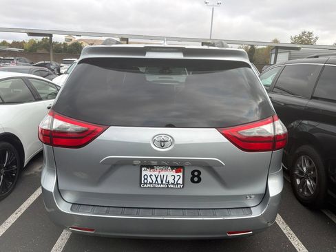 Used 2020 Toyota Sienna LE FWD image 4