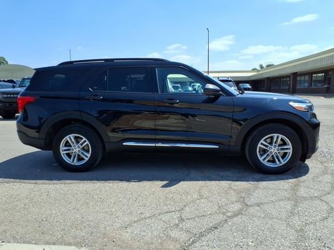 Used 2023 Ford Explorer XLT w/ Equipment Group 202A AWD/4WD image 6