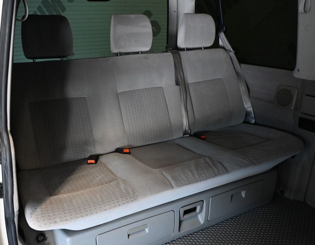 Used 2002 Volkswagen Eurovan MV FWD image 15