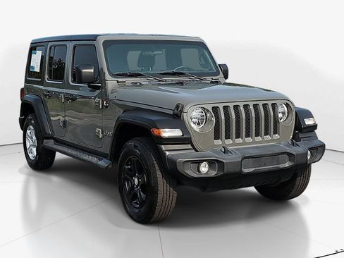 Used 2021 Jeep Wrangler Unlimited Sport AWD/4WD image 3