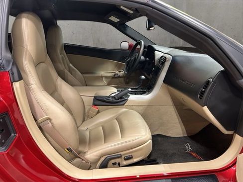 Used 2005 Chevrolet Corvette Coupe w/ Preferred Equipment Group RWD image 20