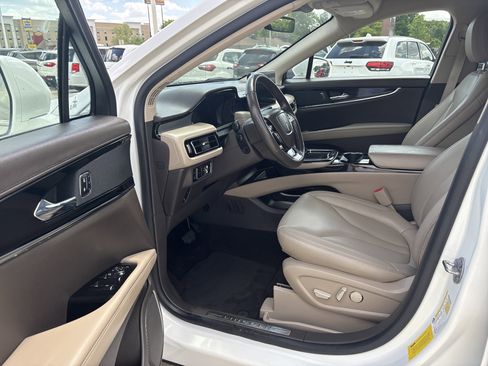 Used 2023 Lincoln Nautilus AWD w/ Premium Package image 10