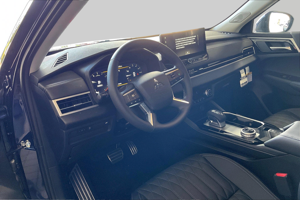 New 2026 Mitsubishi Outlander SEL FWD image 6