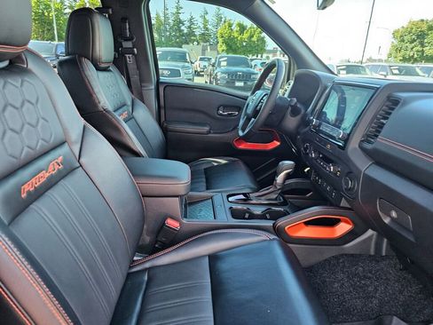 Used 2023 Nissan Frontier PRO-4X image 11